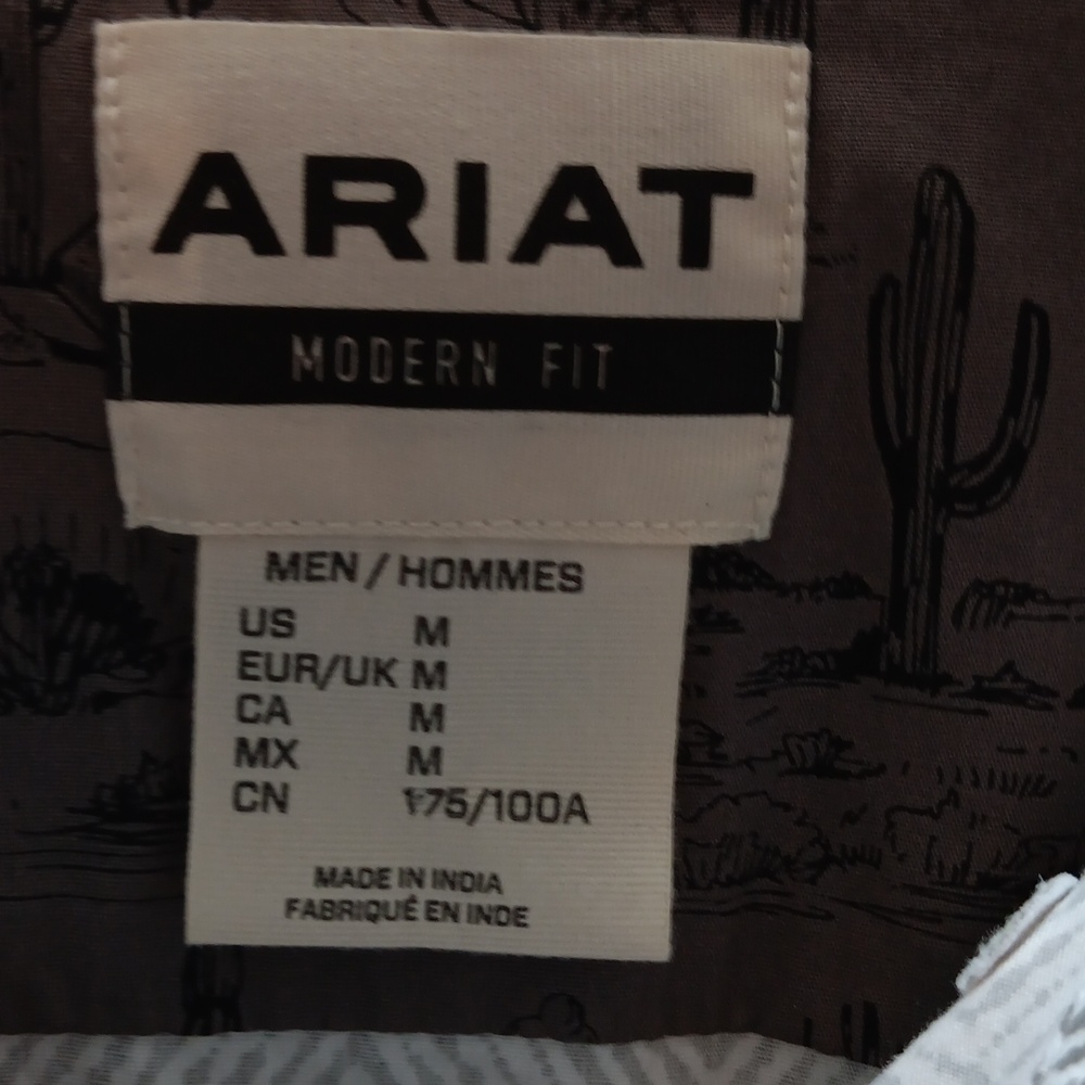 Ariat Men's Black and White Patterned Button Down Shirt - Picture 2 of 10